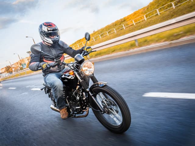 Czy motorowerem można jeździć bez prawa jazdy? Sprawdź, kto może! Czy motorowerem można jeździć bez prawa jazdy? Sprawdź, kto może!