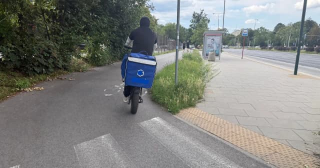 Czy motorowerem można jeździć po ścieżce rowerowej? Sprawdź przepisy! Czy motorowerem można jeździć po ścieżce rowerowej? Sprawdź przepisy!