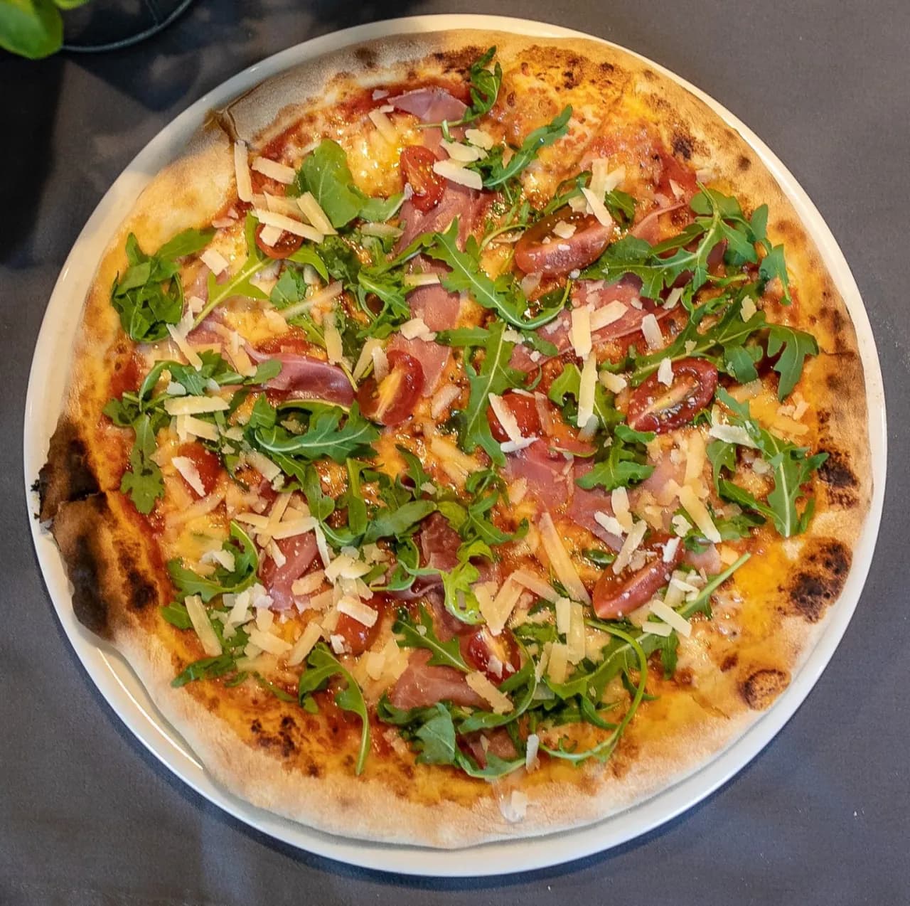 Menu Klubu Prawnika w Płocku: Smakowite dania i promocje dla studentów Menu Klubu Prawnika w Płocku: Smakowite dania i promocje dla studentów