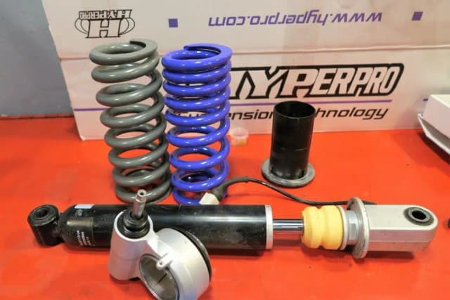 Jak rozebrać amortyzator motocyklowy - uniknij kosztownych błędów Jak rozebrać amortyzator motocyklowy - uniknij kosztownych błędów