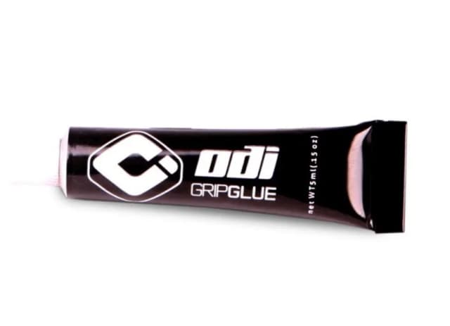 Jaki klej do manetek motocyklowych? Sprawdź najlepsze opcje i porady Jaki klej do manetek motocyklowych? Sprawdź najlepsze opcje i porady