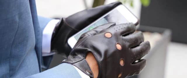 Jak rozciągnąć rękawice motocyklowe, aby uniknąć dyskomfortu podczas jazdy Jak rozciągnąć rękawice motocyklowe, aby uniknąć dyskomfortu podczas jazdy