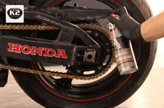 Czym czyścić łańcuch motocyklowy, by uniknąć uszkodzeń i kosztów? Czym czyścić łańcuch motocyklowy, by uniknąć uszkodzeń i kosztów?
