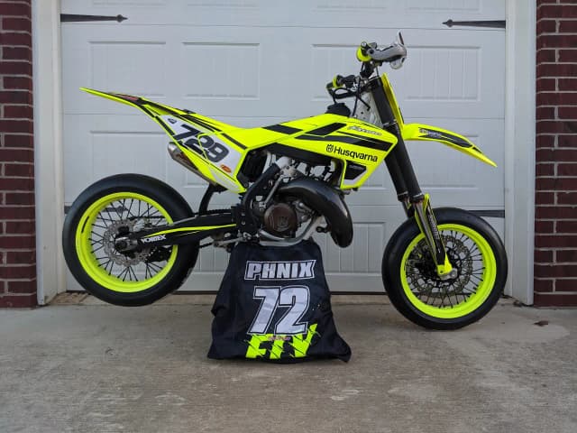 Husqvarna TE 125 supermoto - czy to dobry wybór na asfalt? Husqvarna TE 125 supermoto - czy to dobry wybór na asfalt?