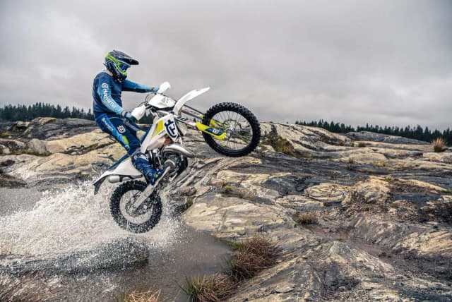 Husqvarna TX 125 Supermoto – idealny wybór dla entuzjastów jazdy Husqvarna TX 125 Supermoto – idealny wybór dla entuzjastów jazdy